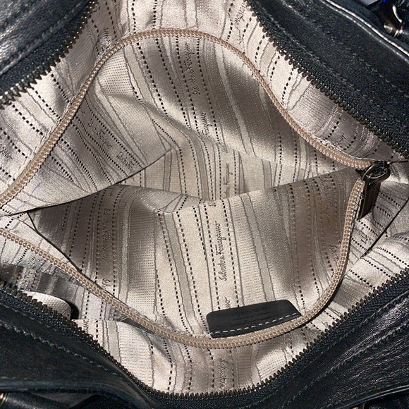 Authentic leather Ferragamo Purse - Picture 16 of 16